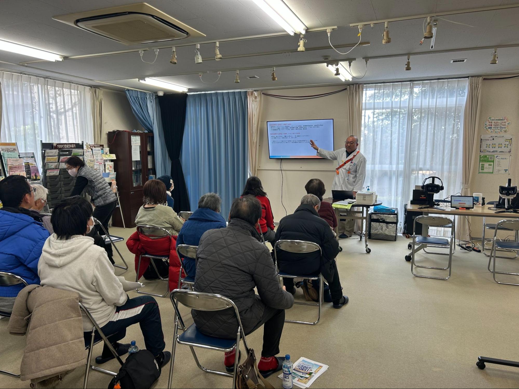 たま調剤薬局での認知機能セルフチェッカーの活用風景