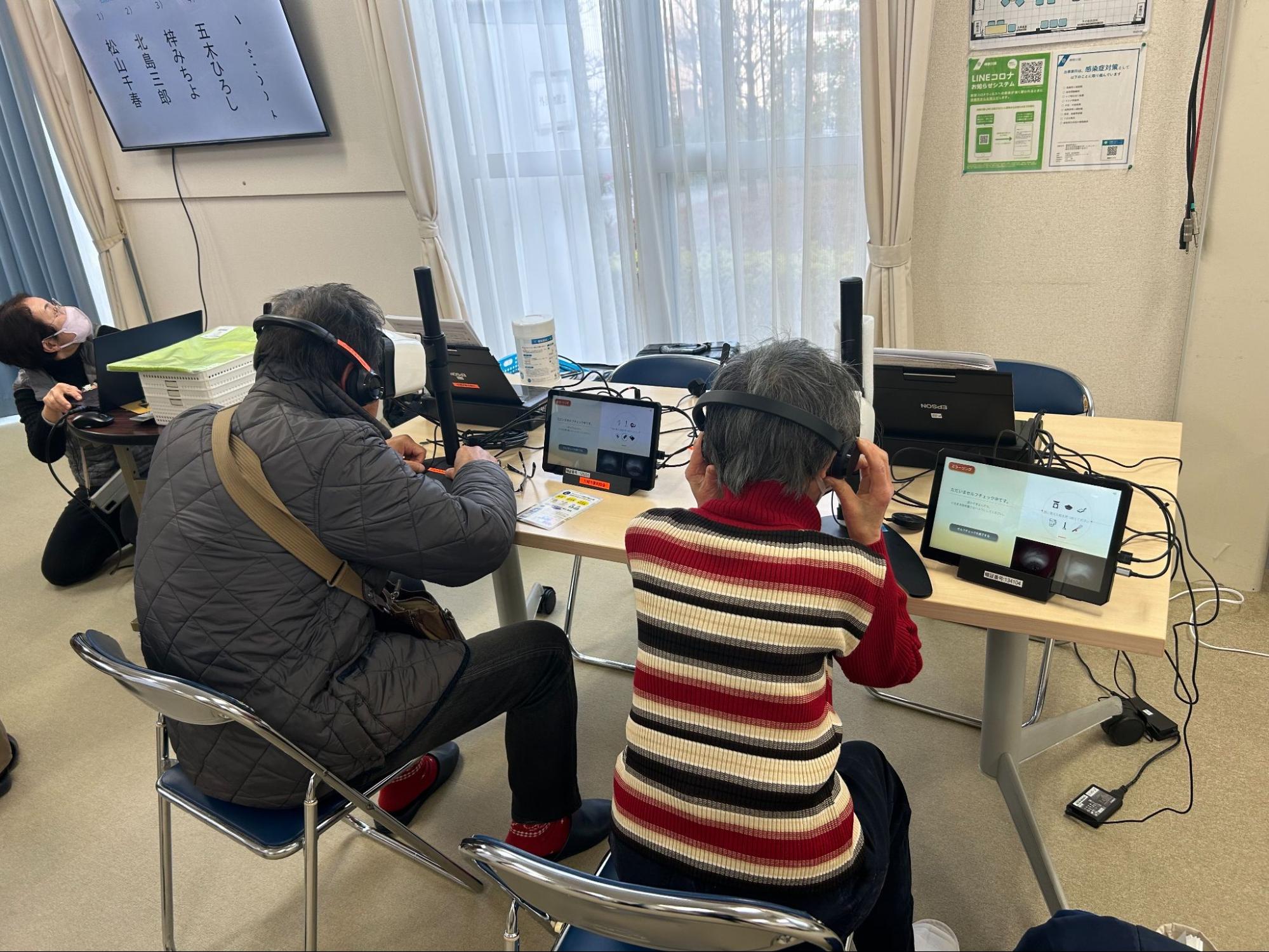 たま調剤薬局での認知機能セルフチェッカーの活用風景